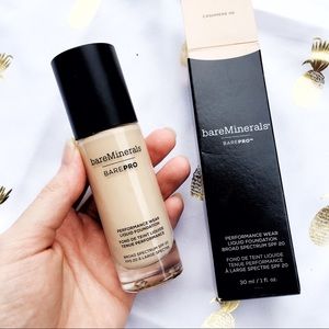 Bare Minerals Pro Foundation 06